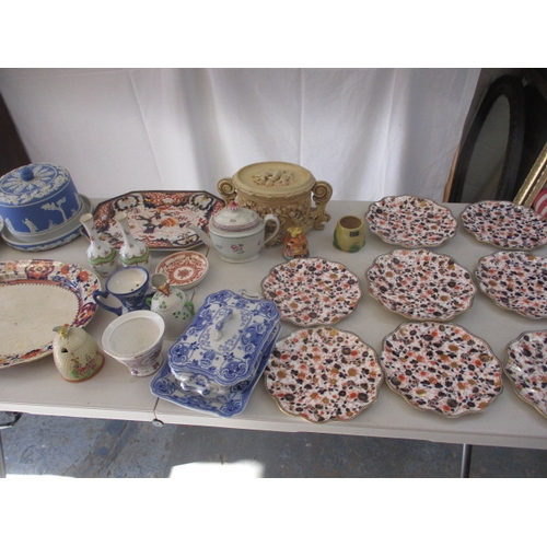 255 - A quantity of vintage ceramics, to include 8 Coalport plates, stilton bell and a pair of Dresden bud... 