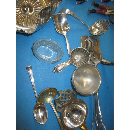 258 - A quantity of miscellaneous items, to include an early 20th century food warming dish and plated ite... 