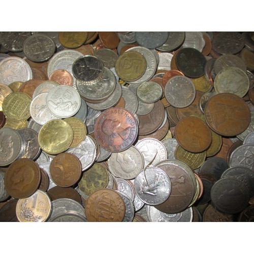 265 - Approximately 10kg of Victorian and later coins, all in circulated condition