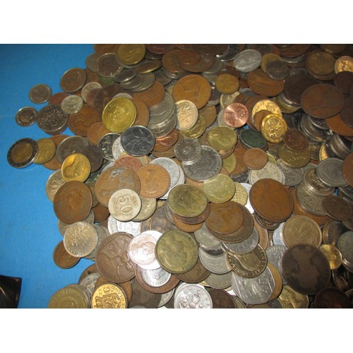 266 - Approximately 12.5kg of Georgian and later mixed coins, all in circulated condition