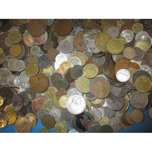 266 - Approximately 12.5kg of Georgian and later mixed coins, all in circulated condition