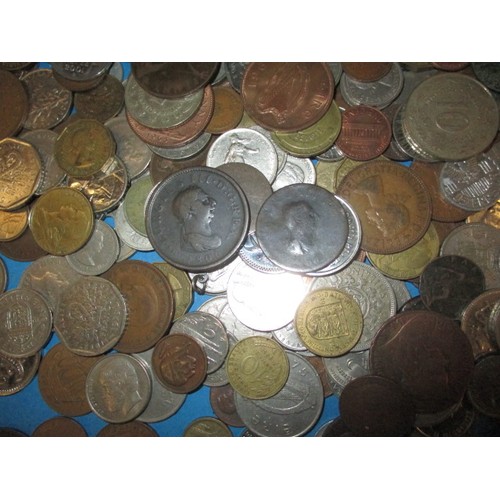 266 - Approximately 12.5kg of Georgian and later mixed coins, all in circulated condition