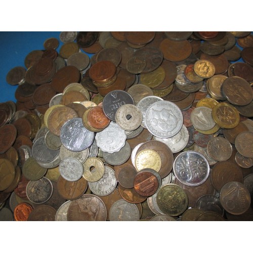 269 - Approximately 12kg of Roman and later mixed coins, all in circulated condition