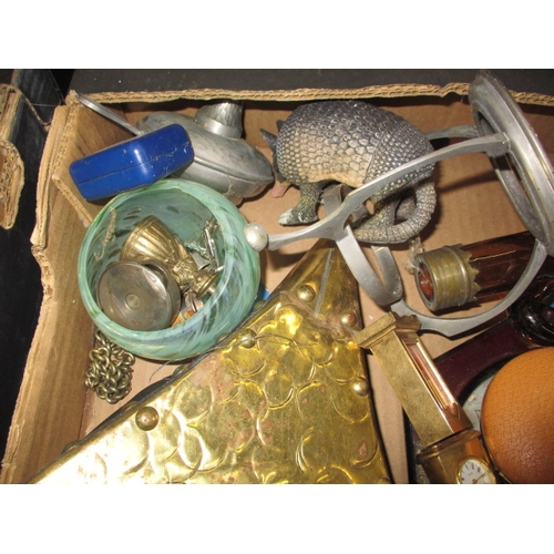 278 - A quantity of general clearance items, to include vintage tools and bottles, all in used condition