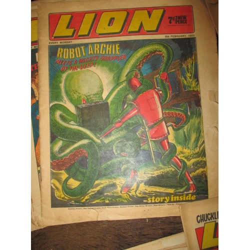 279 - A parcel of around 140 vintage Lion comics, all early 1970s and in used condition