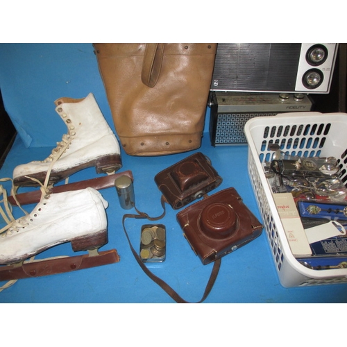 283 - A parcel of miscellanea, to include ice skates and radios, all in used condition