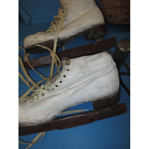 283 - A parcel of miscellanea, to include ice skates and radios, all in used condition