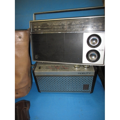 283 - A parcel of miscellanea, to include ice skates and radios, all in used condition