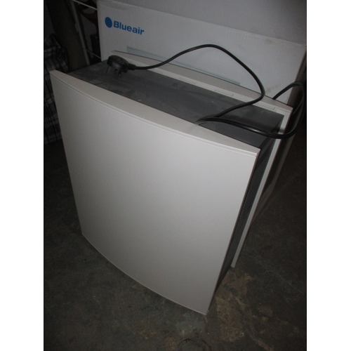 304 - A Blueair classic400 series air purifier, in used condition with box, not tested