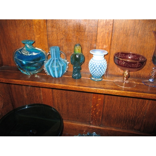 308 - A large quantity of decorative glass items to include paperweights, all with no observed damage