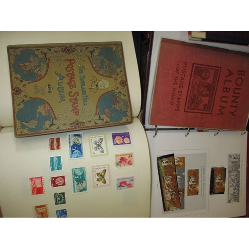 286 - A very large quantity of vintage world stamps, to include 1 penny red and blue example and a Winston... 