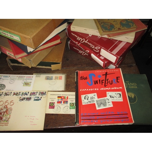 286 - A very large quantity of vintage world stamps, to include 1 penny red and blue example and a Winston... 