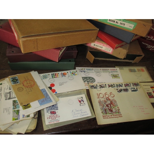 286 - A very large quantity of vintage world stamps, to include 1 penny red and blue example and a Winston... 