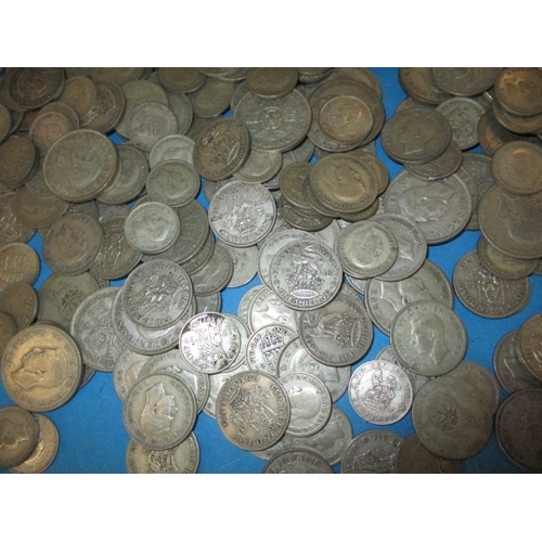 194 - A large quantity of pre-decimal part silver coins, approx. gross parcel weight 2.5kg, all in circula... 