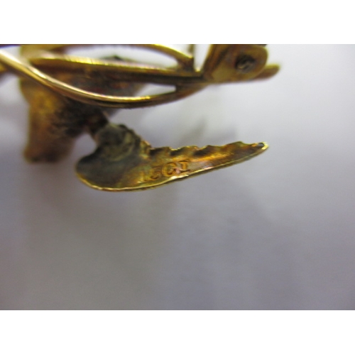 57 - 4 vintage brooches to include a 15ct gold example 3.3g, all in useable pre-owned condition