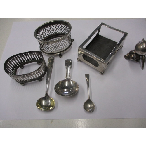 236 - A parcel of antique and later silver and white metal items, all in used condition with some damages,... 