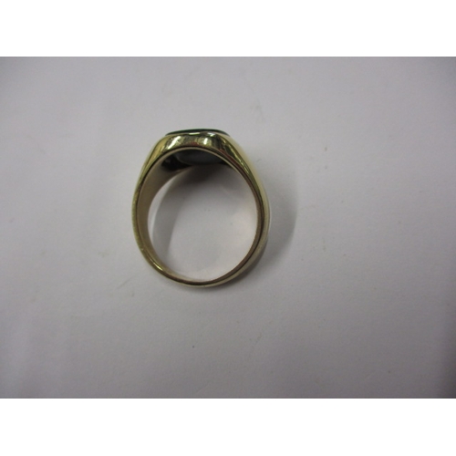 35 - A vintage 9ct yellow gold signet ring with jet panel, approx. ring size ‘L’ approx. weight 4.8g in g... 