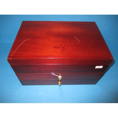 246 - A jewellery box and contents ,to include gold and silver items, all in used condition