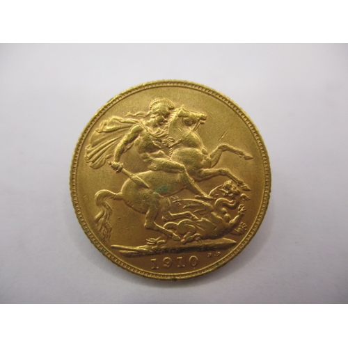 117 - An Edward VII gold sovereign dated 1910, a circulated coin with very fine definition of features