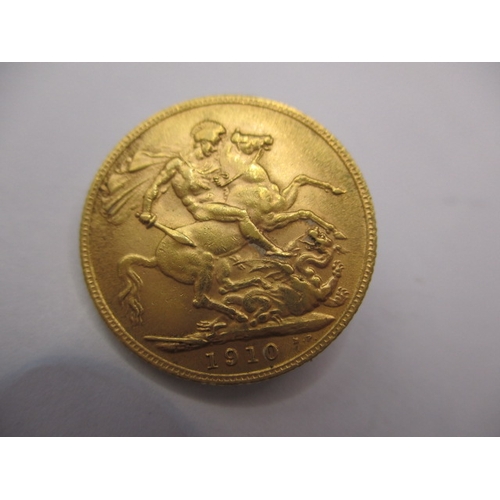 120 - An Edward VII gold sovereign dated 1910, a circulated coin with very fine definition of features