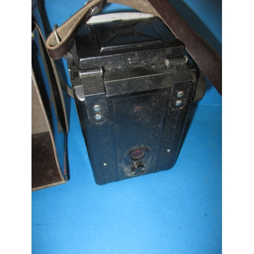 288 - A vintage Lubitel 2 camera and a Kodak Retinette, both in used condition with leather cases and not ... 