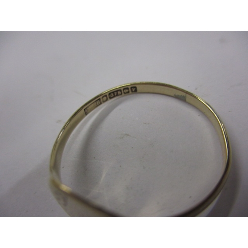 52 - A 9ct yellow gold bracelet and a gold ring, approx. gross parcel weight 5.5g in useable pre-owned co... 