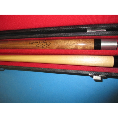 327 - A cased Ray Reardon snooker cue, in good used condition