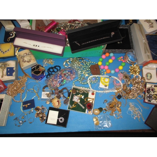 248 - A large quantity of vintage costume jewellery and watches, all in pre-owned condition, watches not t... 