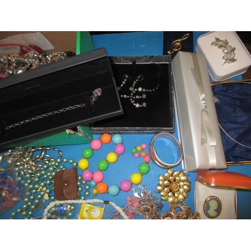 248 - A large quantity of vintage costume jewellery and watches, all in pre-owned condition, watches not t... 