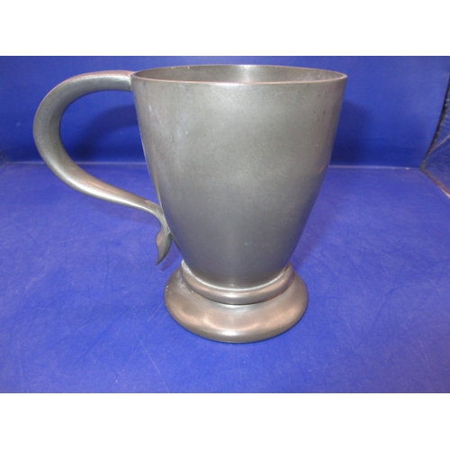 259 - A Liberty’s Tudric pewter tankard, the handle showing art nouveau influences, approx. height 10.5cm,... 