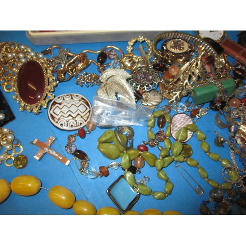 249 - A parcel of vintage costume jewellery, to include some silver and a gold stud back marked 18ct, all ... 