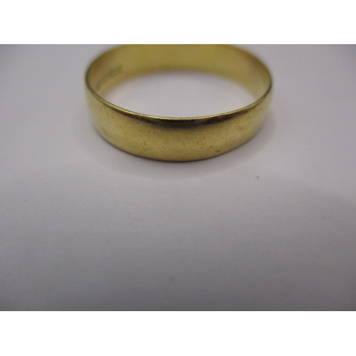 39 - 2 gold wedding bands, 9ct 3.3g size ‘O’ 18ct 2.6g size ‘S’ in useable pre-owned condition