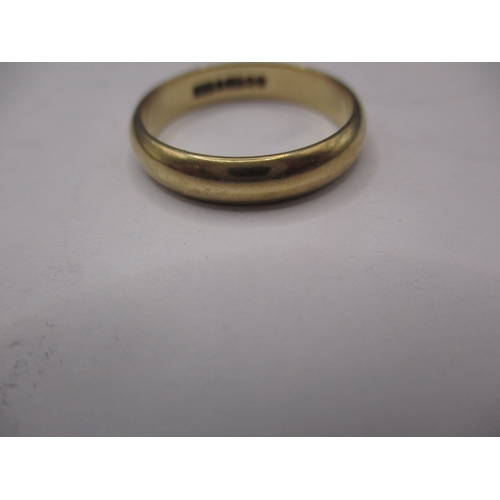 39 - 2 gold wedding bands, 9ct 3.3g size ‘O’ 18ct 2.6g size ‘S’ in useable pre-owned condition