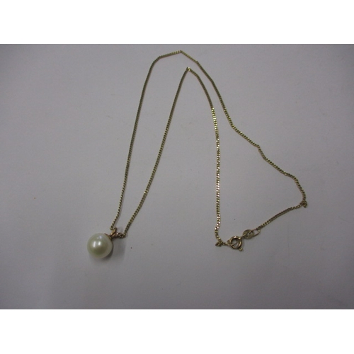 66 - A 9ct gold necklace with cultured pearl pendant, approx. linear length 40cm, approx. weight of chain... 