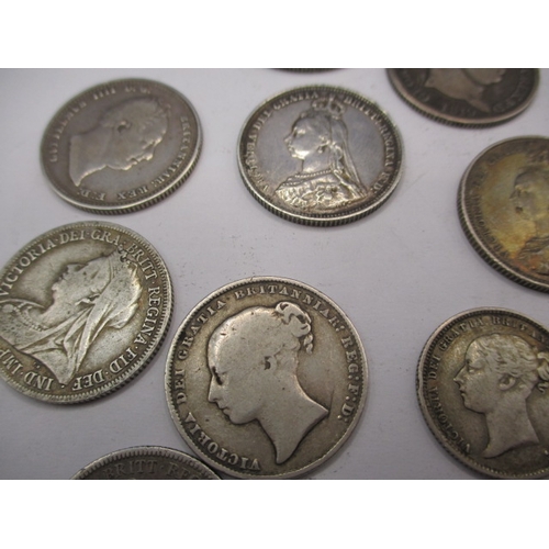 199 - A parcel of George II and later silver coins, to include some very fine grades. Approximate gross pa... 