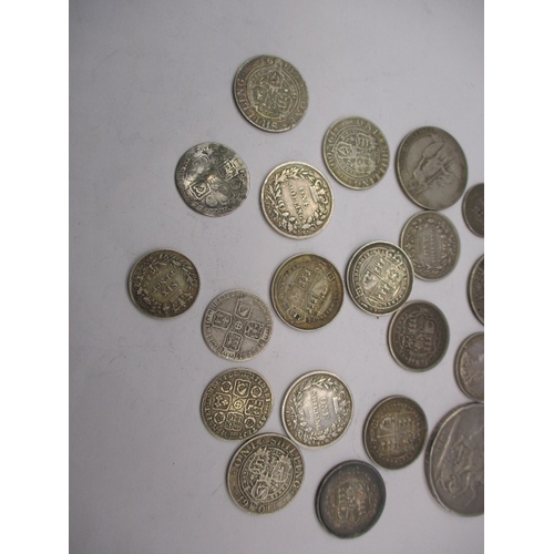 199 - A parcel of George II and later silver coins, to include some very fine grades. Approximate gross pa... 