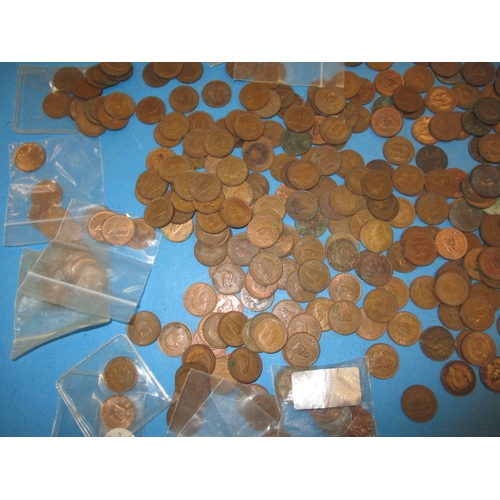 213 - A large quantity of Georgian and later farthings, various grades, all in circulated condition. To in... 