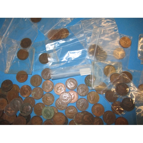 213 - A large quantity of Georgian and later farthings, various grades, all in circulated condition. To in... 