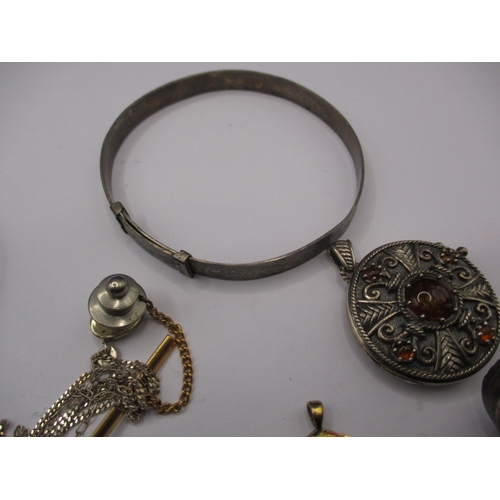 238 - A parcel of silver and white metal items, approx. gross parcel weight 97g, all in used condition