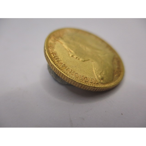 122 - A Victorian gold sovereign dated 1894, a circulated coin with fine definition of features