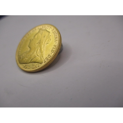 127 - A Victorian gold sovereign dated 1898, a circulated coin with fine definition of features