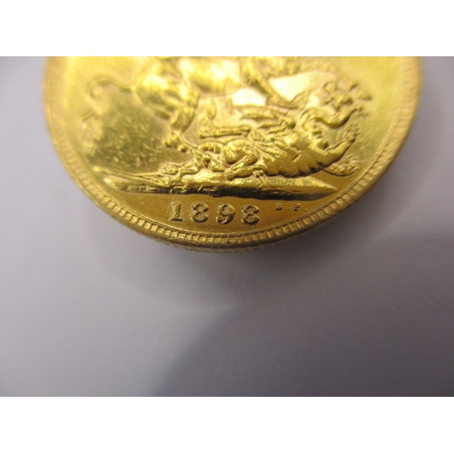 127 - A Victorian gold sovereign dated 1898, a circulated coin with fine definition of features