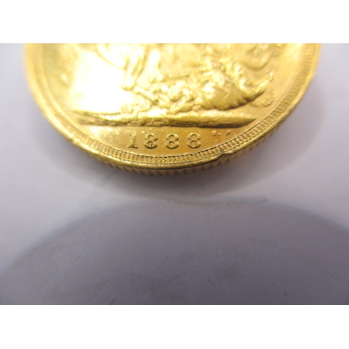 134 - A Victorian gold sovereign dated 1888, a circulated coin with fine definition of features