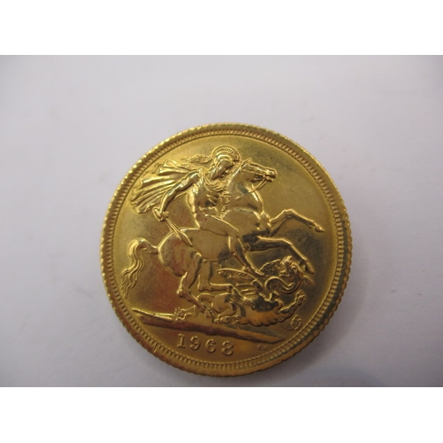 165 - A queen Elizabeth II gold sovereign dated 1968, a circulated coin with very fine definition of featu... 