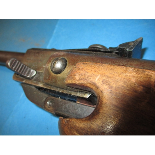 279 - A vintage Weihrauch HW35 break barrel air rifle, 5.5mm calibre, in pre-owned working order with use-... 