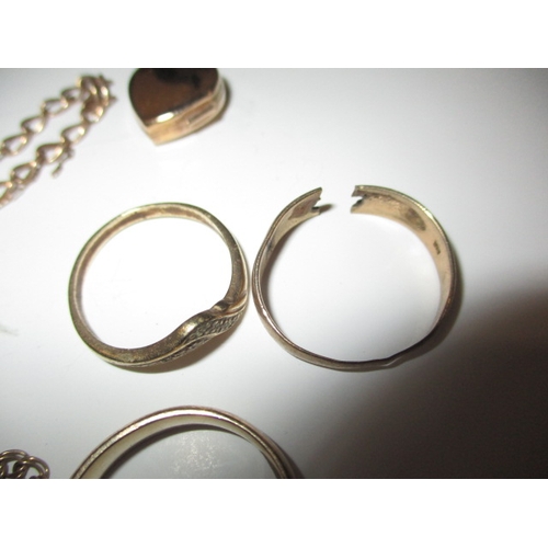 92 - A parcel of gold and yellow metal jewellery items, approx. gross parcel weight 20g, some damages