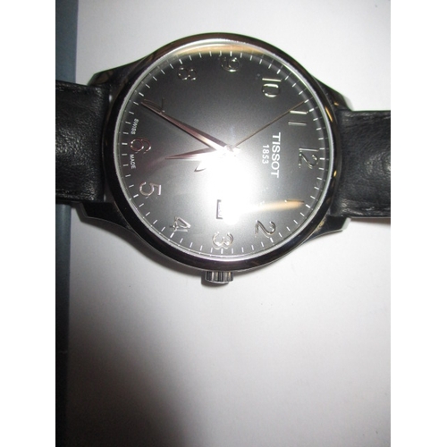 110 - A gents Tissot wrist watch, having date window, with box & paperwork, in near unused condition, not ... 