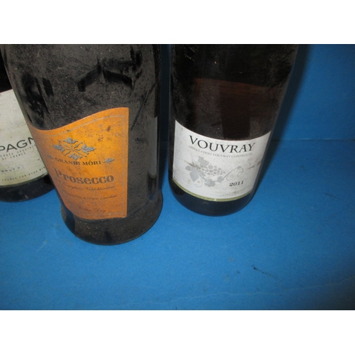 354 - A quantity of champagnes and wines, all unopened, one in presentation box