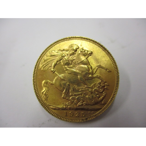 137 - A George V gold sovereign dated 1925, a circulated coin with extra fine definition of features