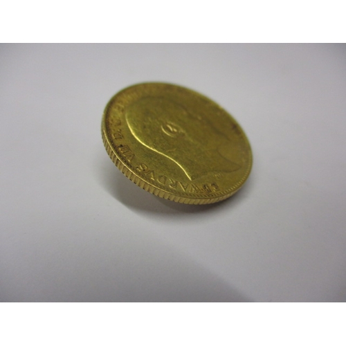 138 - An Edward VII Gold sovereign dated 1909, a circulated coin with fine definition of features